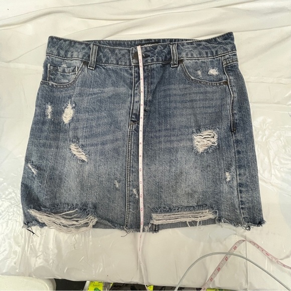 Evermore denim destressed style short skirt size 5 - Picture 4 of 11